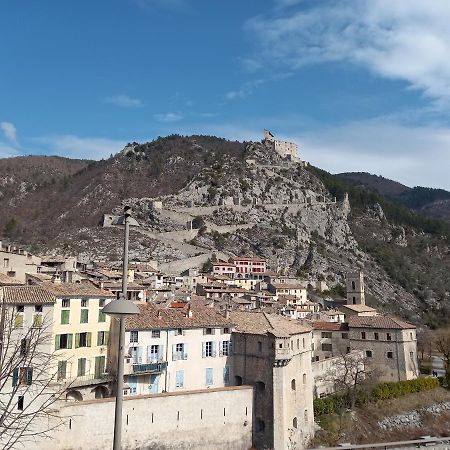 Hotel Le Vauban Entrevaux Luaran gambar